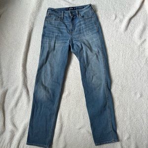 Hollister Co Ultra High Rise Mom Jeans